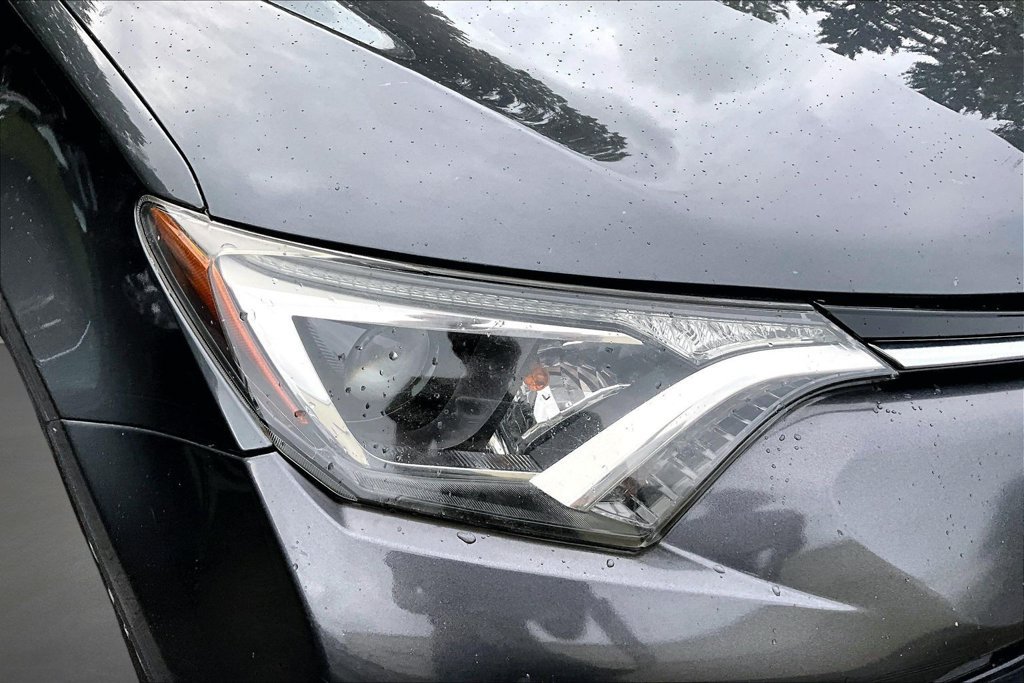 Used 2016 Toyota RAV4 LE AWD/4WD image 29