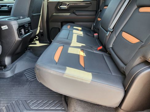 Used 2025 GMC Sierra 2500 AT4 w/ AT4 Premium Plus Package image 11