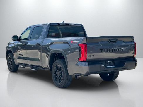 Used 2022 Toyota Tundra SR5 AWD/4WD image 7