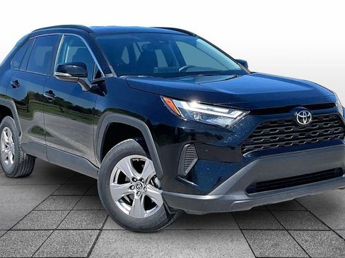 Used 2025 Toyota RAV4 XLE FWD image 2