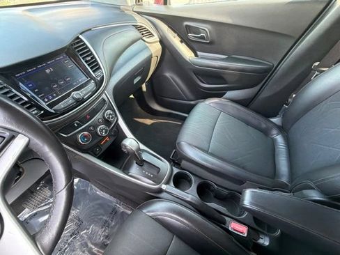 Used 2022 Chevrolet Trax LT w/ Driver Confidence Package AWD/4WD image 23