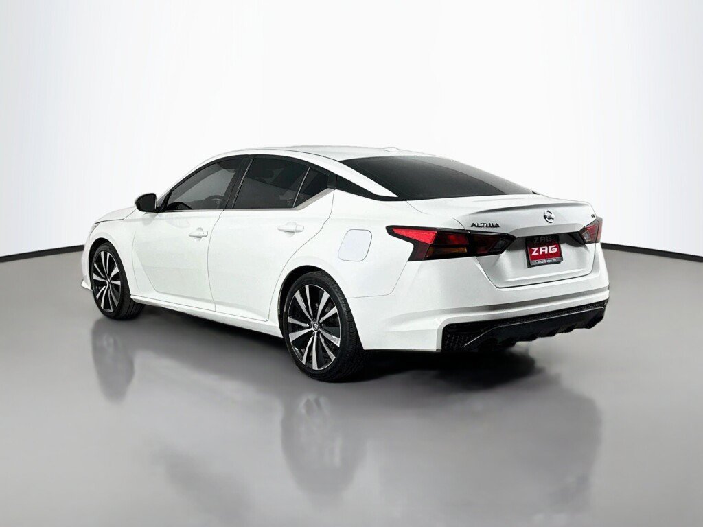Used 2019 Nissan Altima 2.5 SR FWD image 3