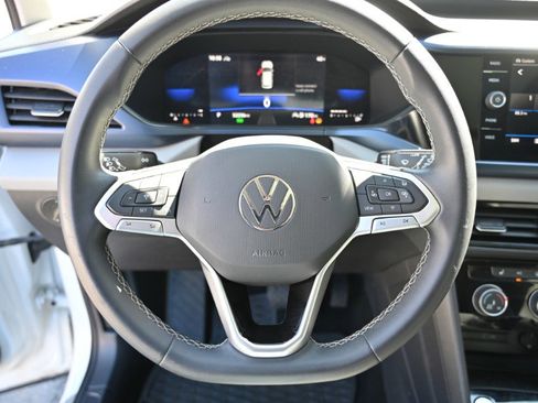 Used 2023 Volkswagen Taos SE image 22