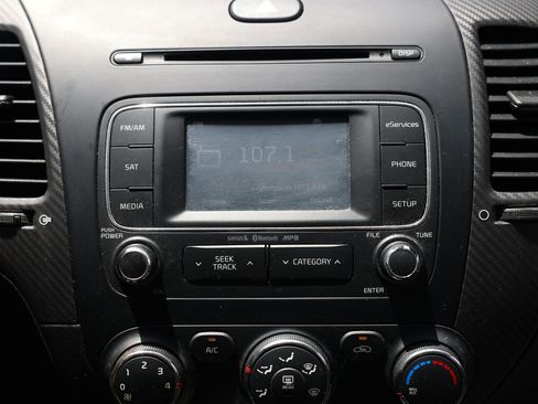 Used 2014 Kia Forte Koup EX FWD image 34