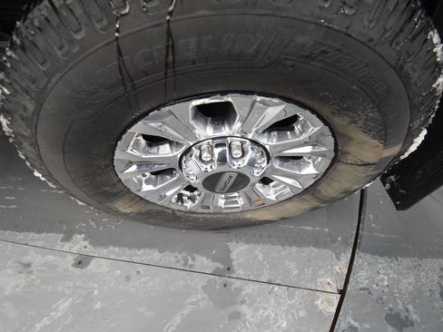 Used 2019 Ford F350 XLT w/ XLT Premium Package image 9