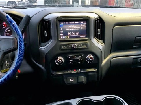 Used 2020 Chevrolet Silverado 1500 Custom w/ Custom Value Package image 6