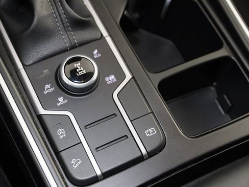 Used 2022 Kia Sorento LX image 24