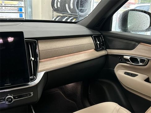 Certified 2025 Volvo XC90 B6 Plus image 25