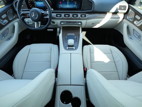 New 2026 Mercedes-Benz GLS 450 4MATIC image 29