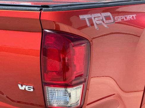 Certified 2017 Toyota Tacoma TRD Sport RWD image 12