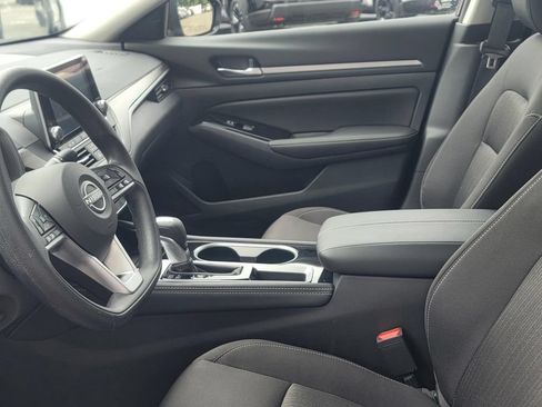 Used 2023 Nissan Altima 2.5 SV FWD image 14