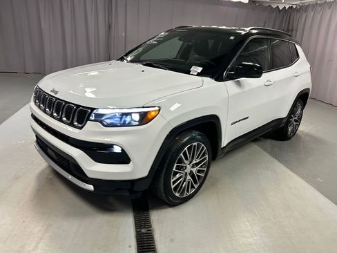 Used 2024 Jeep Compass Limited w/ Elite Group image 3