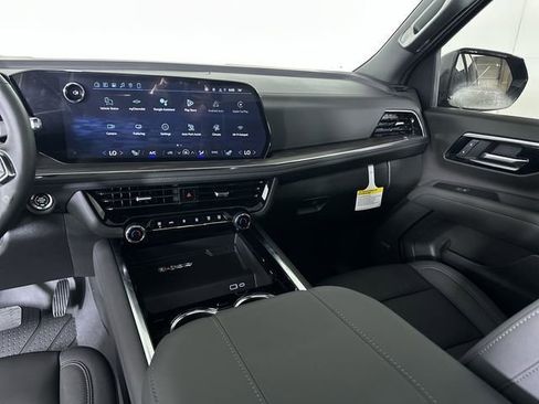 New 2026 Chevrolet Suburban Z71 w/ Comfort Package AWD/4WD image 36