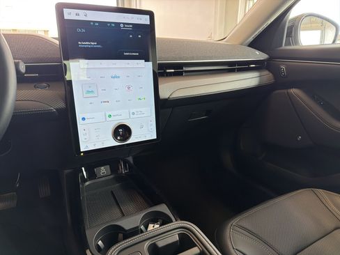 New 2026 Ford Mustang Mach-E Premium image 22