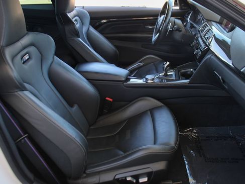 Used 2018 BMW M4 Coupe RWD image 19