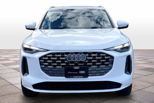 Used 2025 Audi Q5 Premium w/ Convenience Package AWD/4WD image 3