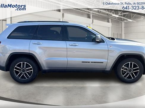 Used 2020 Jeep Grand Cherokee Trailhawk image 2