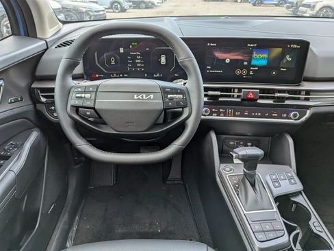 New 2026 Kia Sportage SX FWD image 17