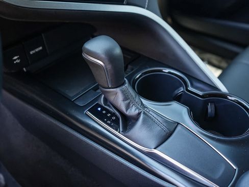 Certified 2019 Toyota Camry SE w/ Convenience Package FWD image 20