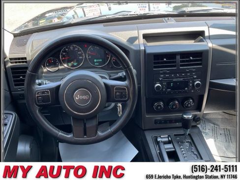 Used 2012 Jeep Liberty Sport image 13