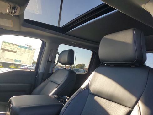 New 2026 Ford F250 Lariat w/ Black Appearance Package image 21