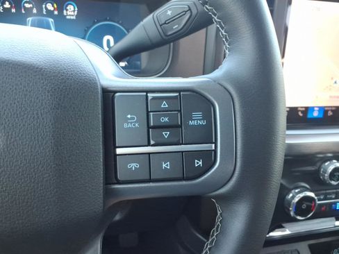 Used 2025 Ford F350 Lariat w/ Lariat Ultimate Package AWD/4WD image 17