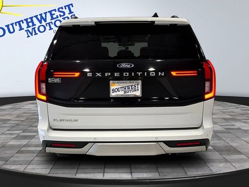 Used 2025 Ford Expedition Platinum AWD/4WD image 5