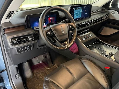 Used 2025 Lincoln Aviator Reserve w/ Equipment Group 201A image 10