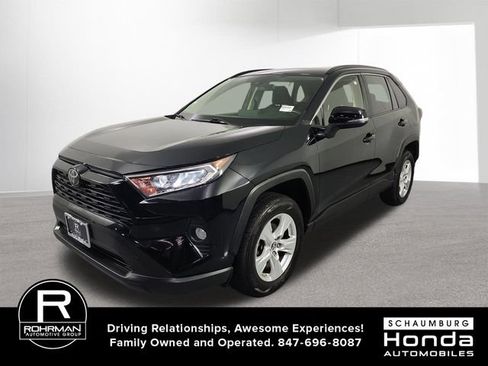 Used 2019 Toyota RAV4 XLE AWD/4WD image 2
