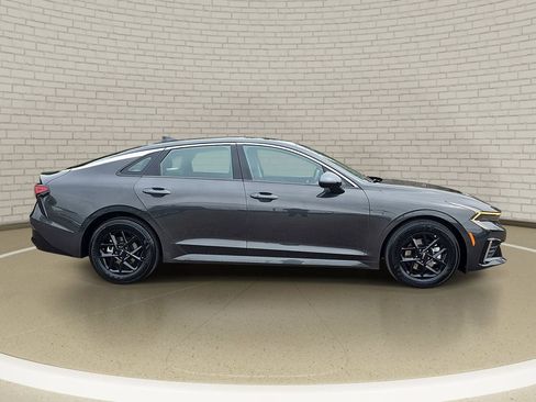 Used 2025 Kia K5 LXS FWD image 4
