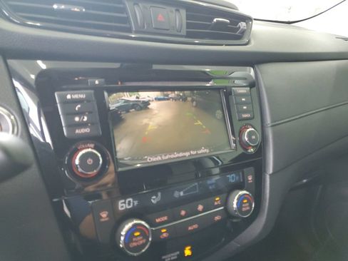 Used 2019 Nissan Rogue SV FWD image 29