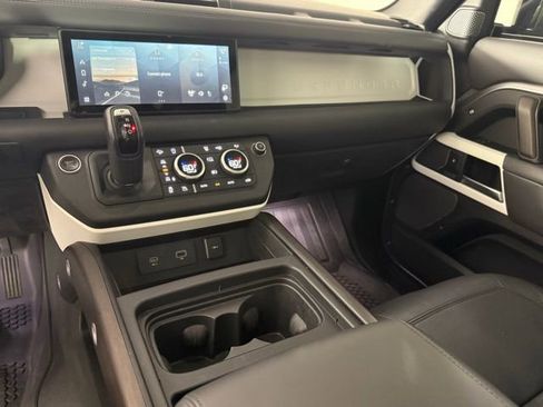 Used 2020 Land Rover Defender 110 First Edition image 22