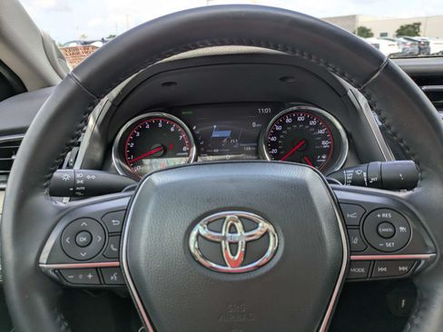 Used 2020 Toyota Camry XSE FWD image 32