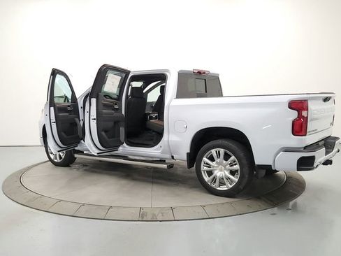 New 2026 Chevrolet Silverado 1500 High Country AWD/4WD image 13