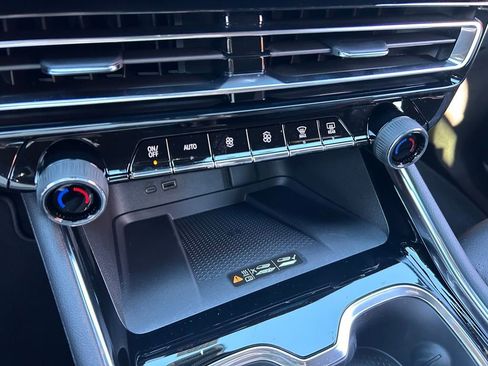 New 2026 Chevrolet Traverse RS image 29