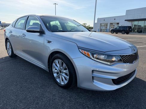 Used 2018 Kia Optima EX w/ Premium Package FWD image 1