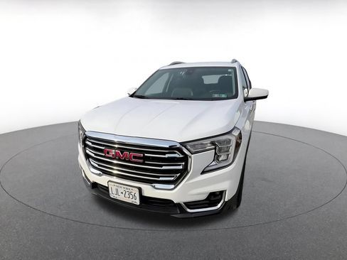 Used 2024 GMC Terrain SLT AWD/4WD image 5