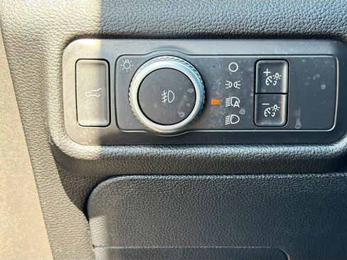 Used 2021 Ford Explorer XLT w/ Equipment Group 202A RWD image 33