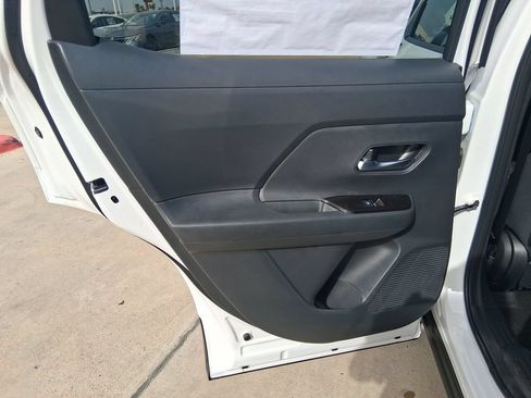 New 2026 Nissan Kicks SV w/ SV Premium Package FWD image 38