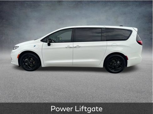 Used 2024 Chrysler Pacifica Limited FWD image 5