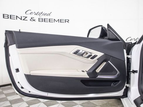 Used 2021 BMW Z4 sDrive30i w/ Premium Package image 17