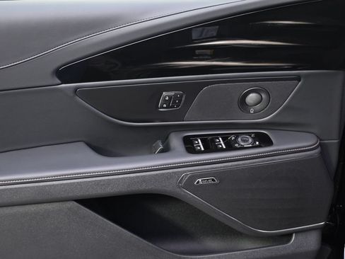 New 2026 Lincoln Nautilus Reserve AWD/4WD image 22