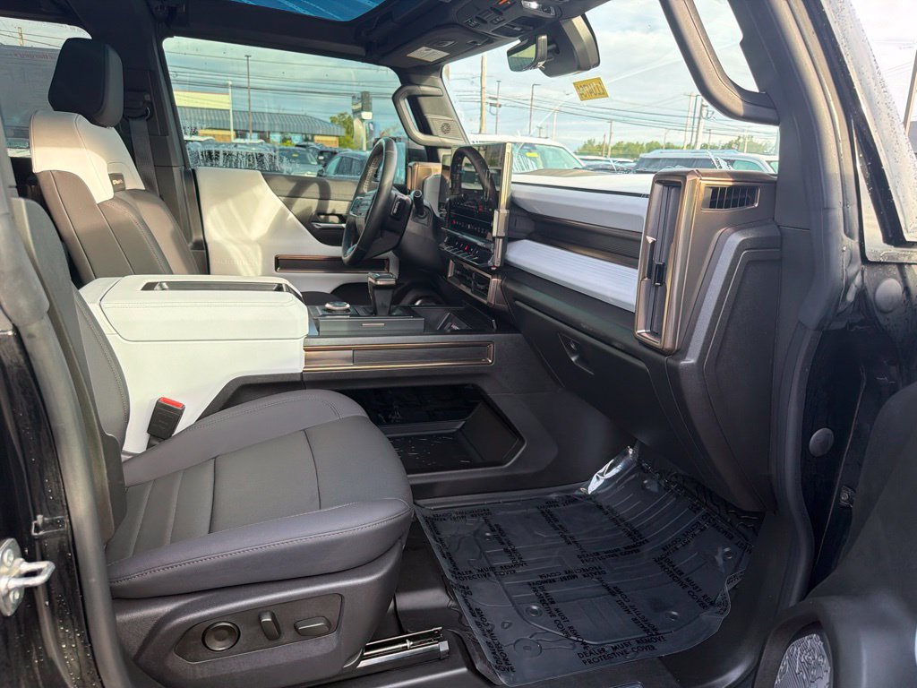 Used 2025 GMC Hummer EV 3X w/ LPO, Sport Package AWD/4WD image 16