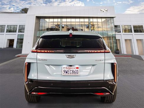 Used 2025 Cadillac Lyriq Sport image 3