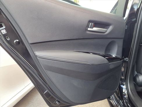 Used 2025 Toyota Corolla SE w/ SE Package image 19