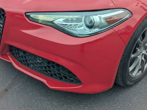 Used 2020 Alfa Romeo Giulia RWD image 12