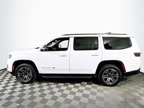 Used 2024 Jeep Wagoneer Series II w/ Flexible Seating Group RWD image 4