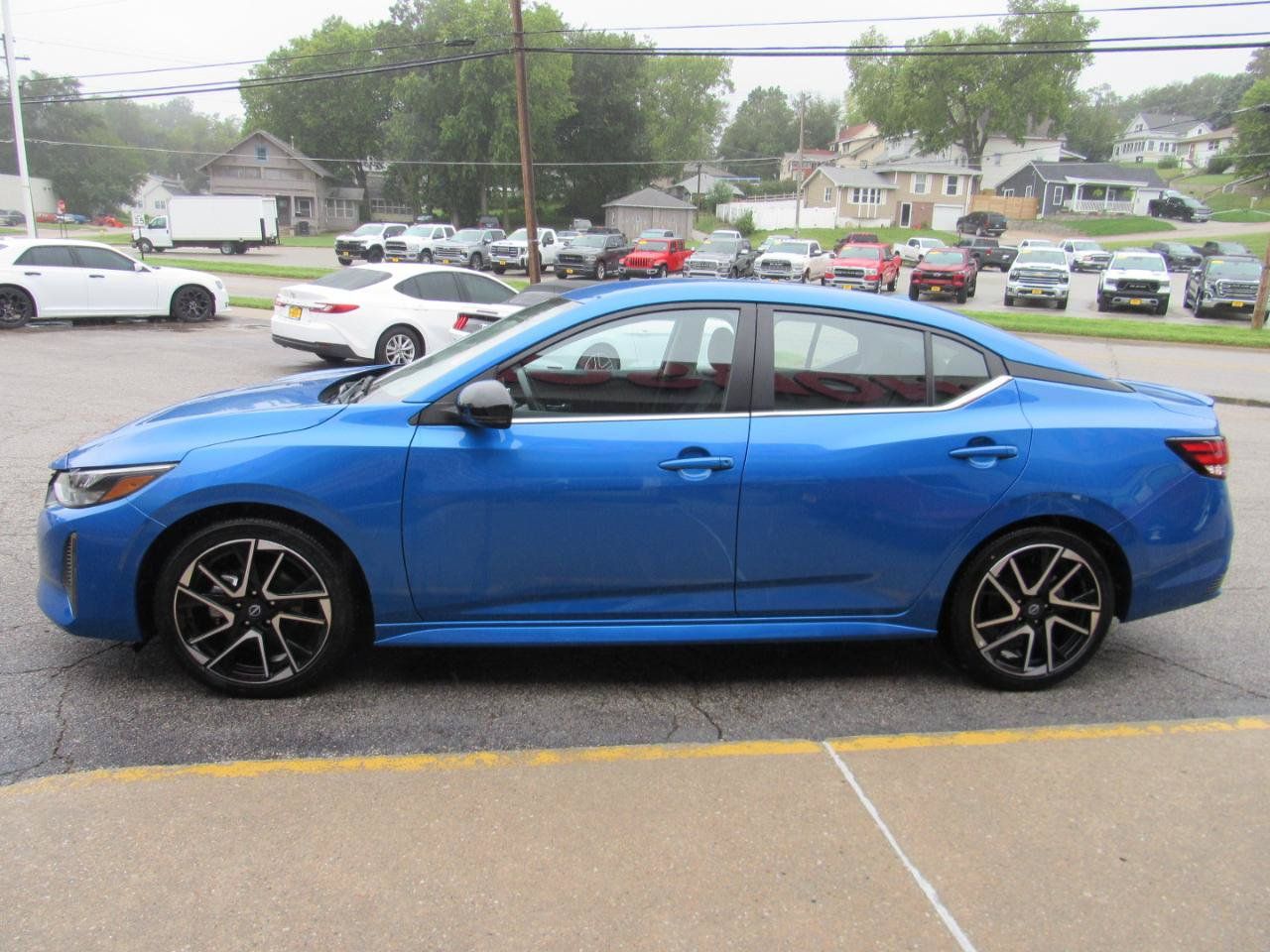 Used 2025 Nissan Sentra SR FWD image 9