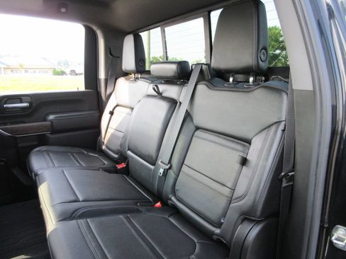 Used 2022 GMC Sierra 2500 Denali w/ Denali Ultimate Package AWD/4WD image 24