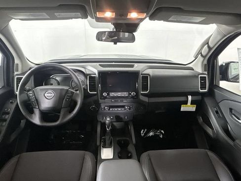 Used 2024 Nissan Frontier SV w/ Hardbody Edition AWD/4WD image 13